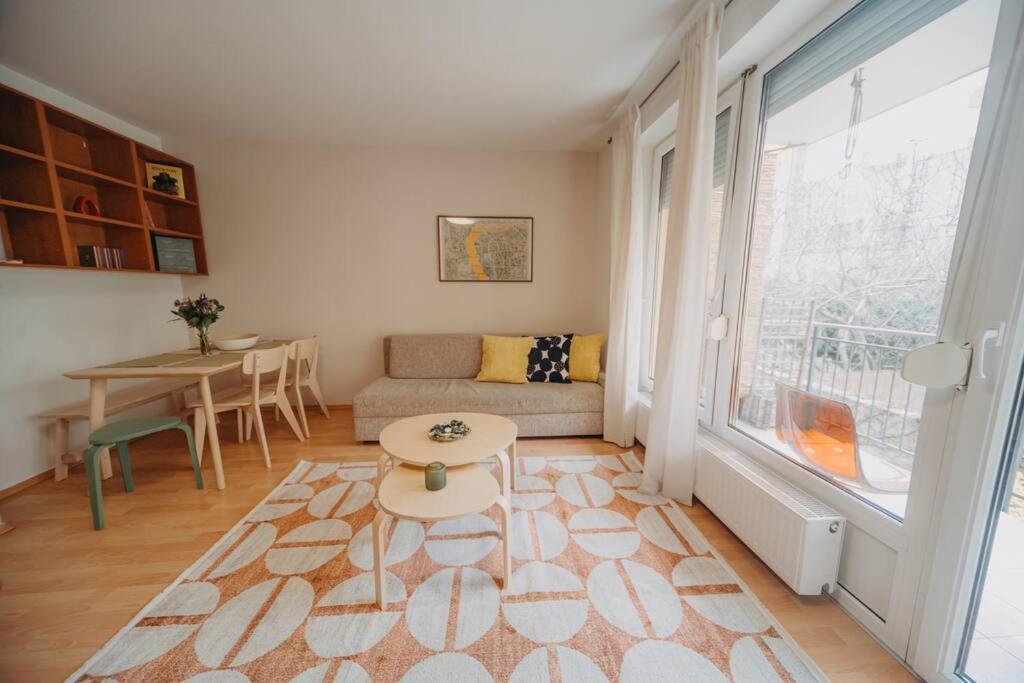 Orangehomes One Bedroom Art Apartment Budapest Exterior photo